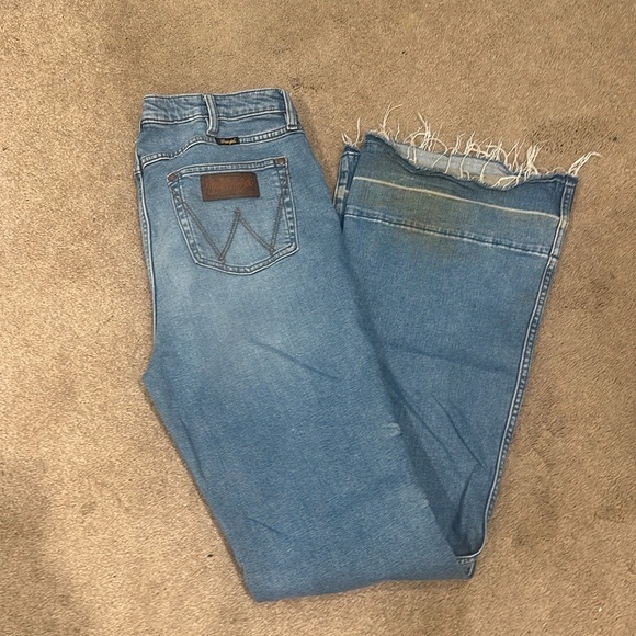 Wranglers Women’s high Rise trouser size 32x34 long - Picture 2 of 11